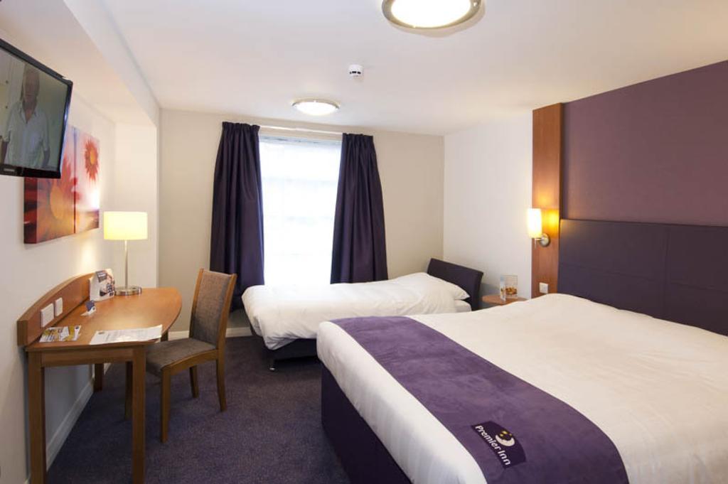 Premier Inn Bournemouth East Bilik gambar