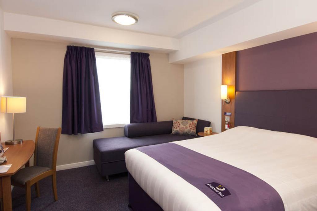 Premier Inn Bournemouth East Bilik gambar